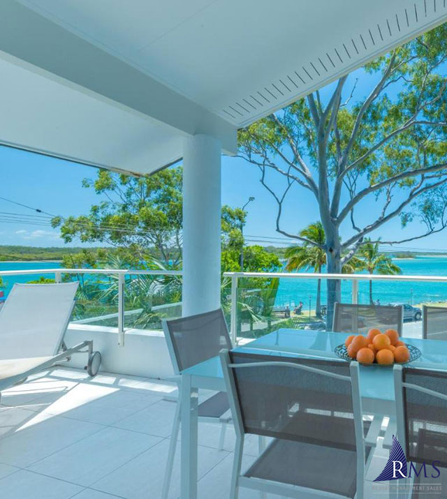 stunning-noosa-riverfront-location-4.jpg